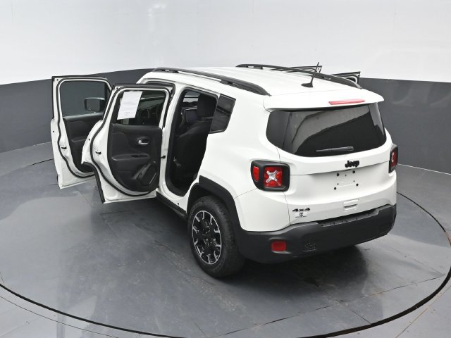 Used 2023 Jeep Renegade Latitude AWD/4WD image 24
