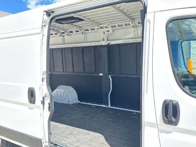 Used 2025 RAM ProMaster 2500 w/ Convenience Group FWD image 7