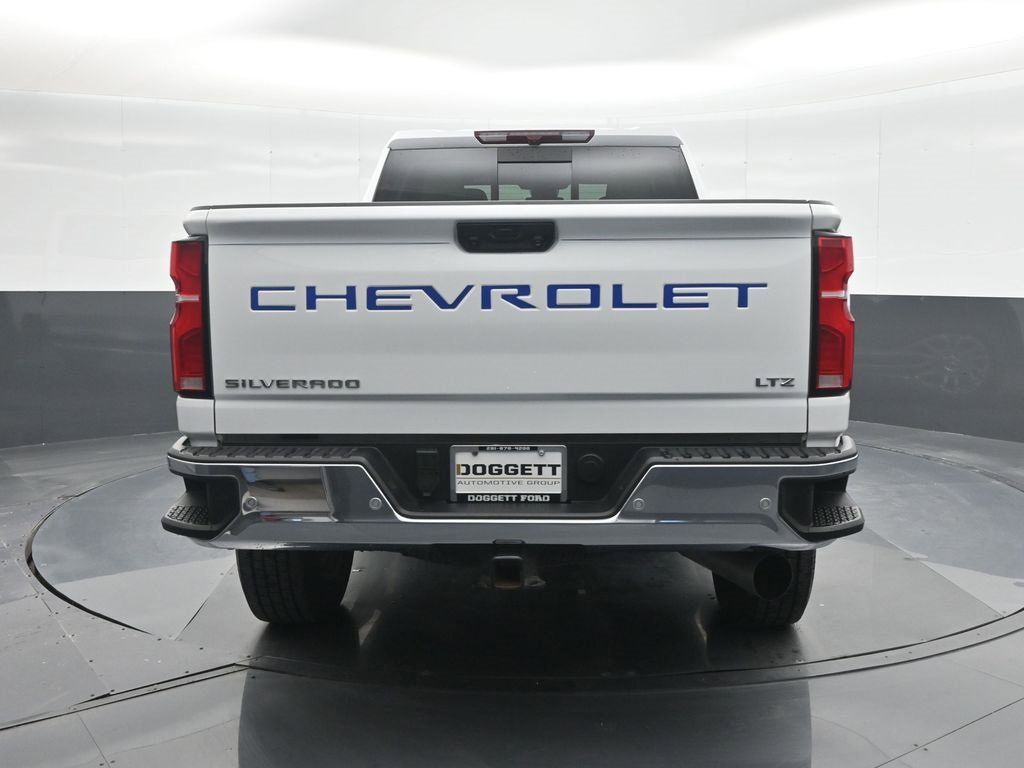 Used 2025 Chevrolet Silverado 3500 LTZ w/ LTZ Convenience Package image 17
