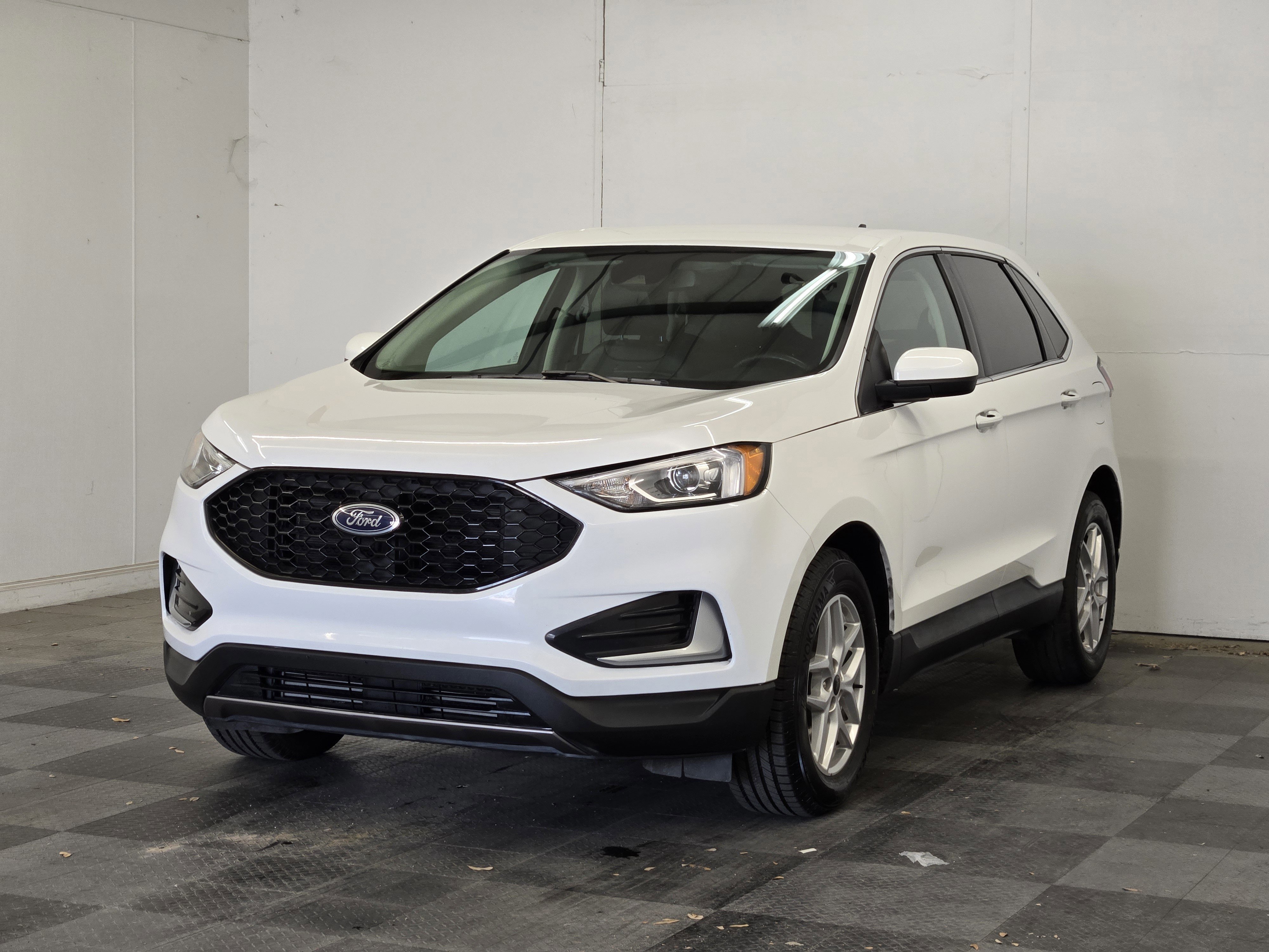 Certified 2023 Ford Edge SEL