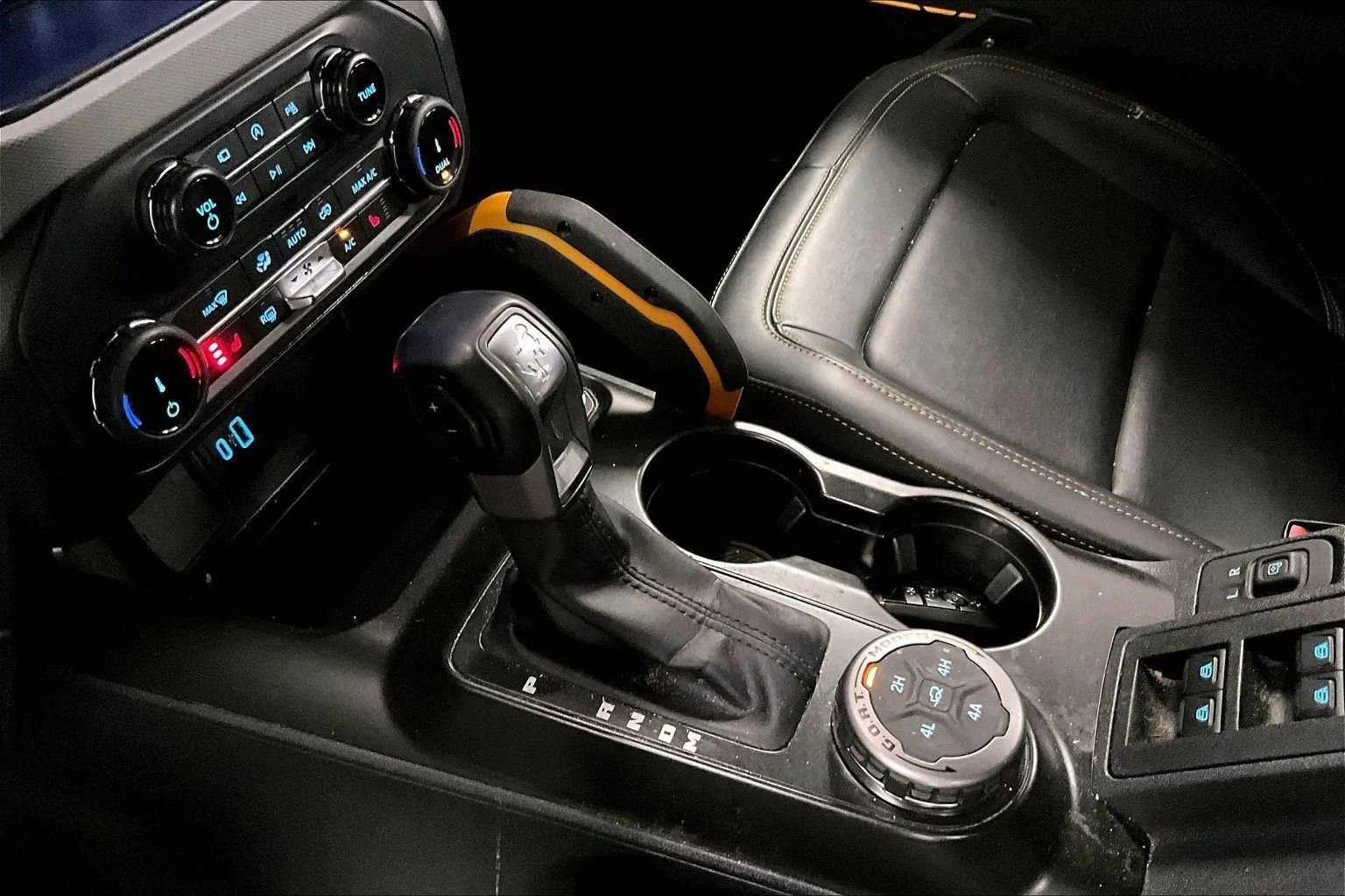 Certified 2022 Ford Bronco Badlands image 16