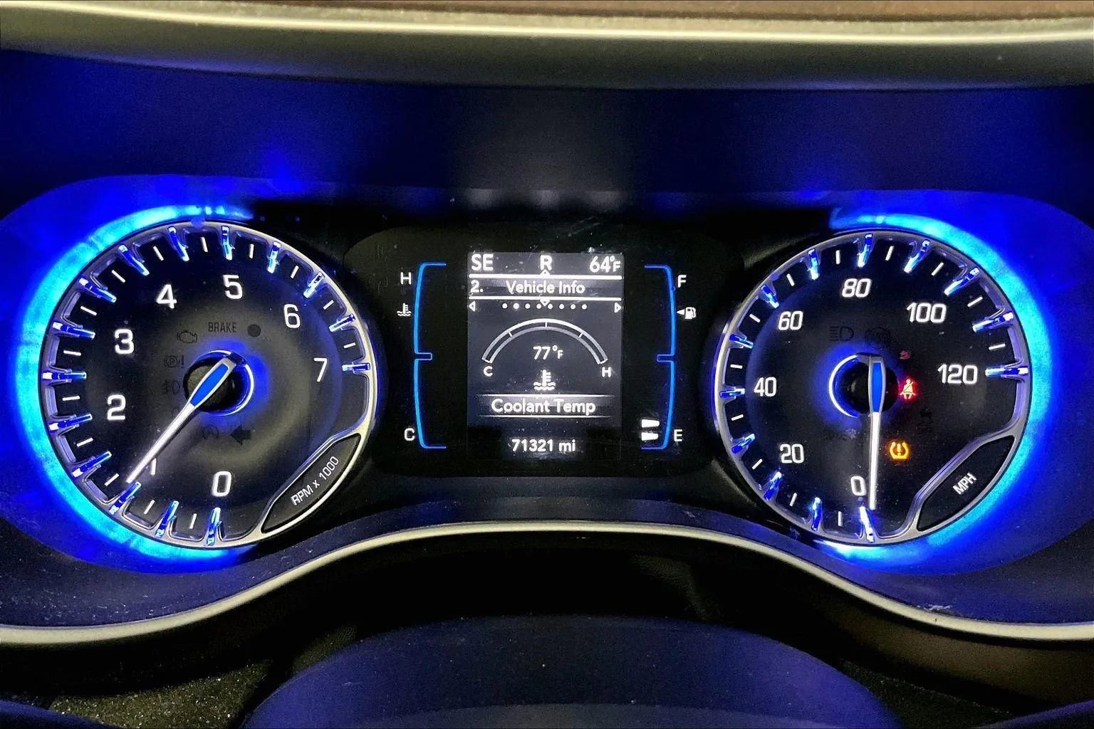 Used 2022 Chrysler Voyager LX image 19