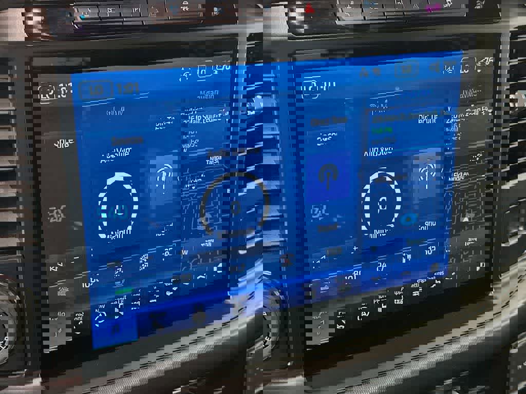 Certified 2023 Ford F150 Platinum w/ Equipment Group 701A High image 20