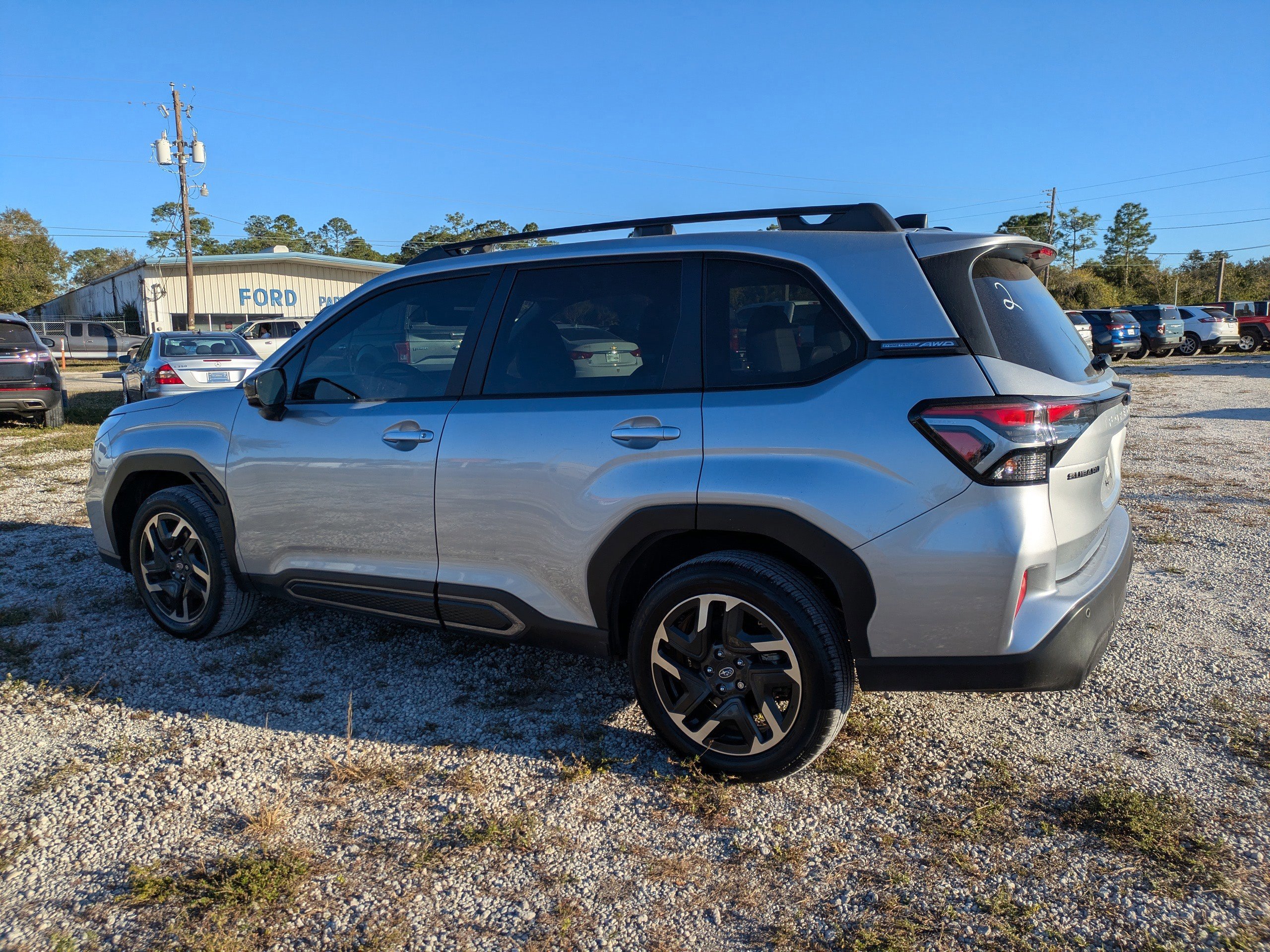 Used 2025 Subaru Forester Limited image 3