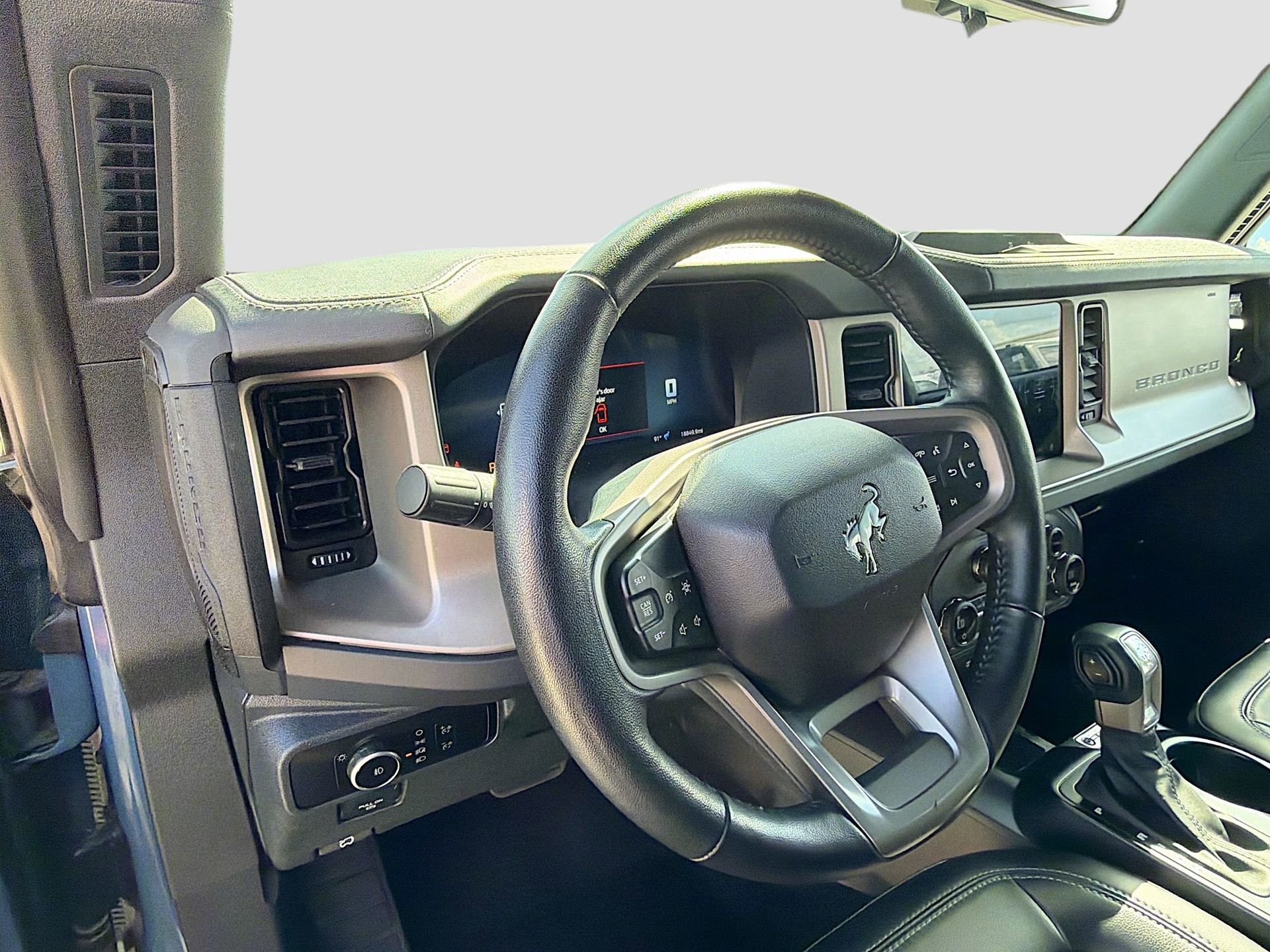 Certified 2025 Ford Bronco Outer Banks AWD/4WD image 13