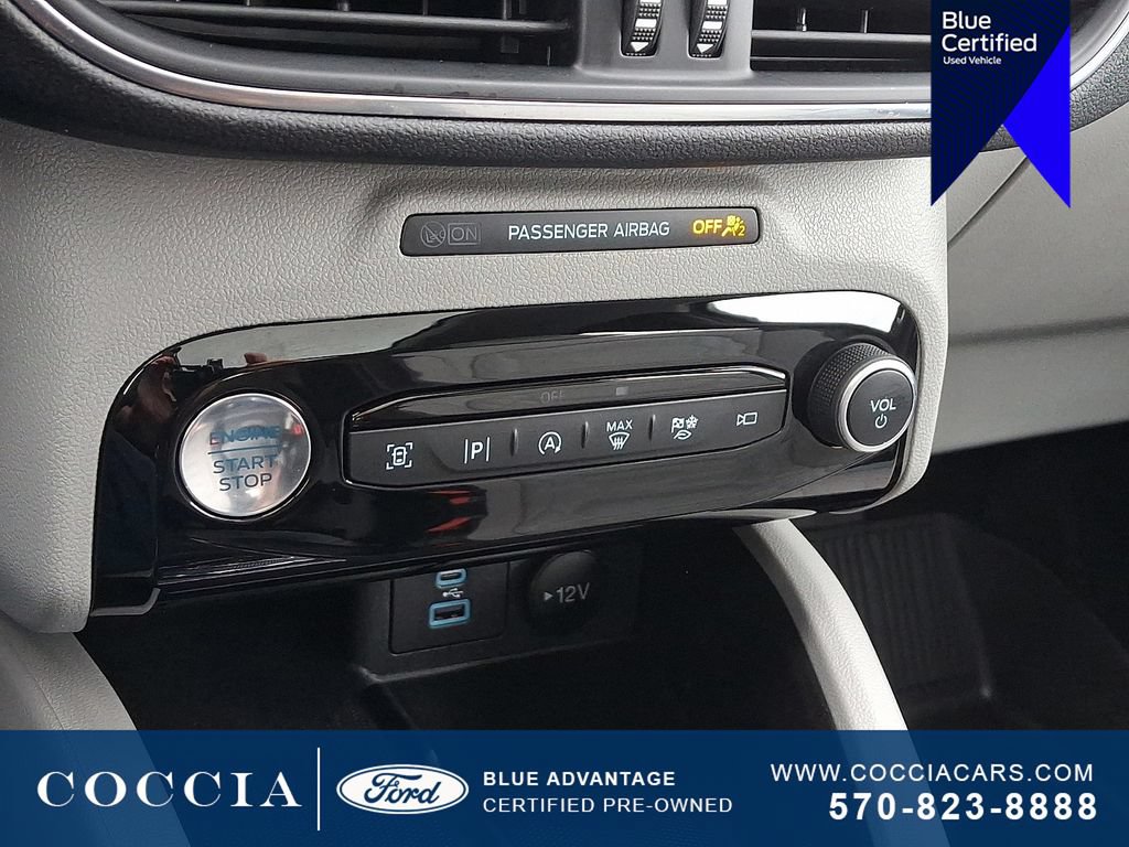 Certified 2023 Ford Escape Platinum w/ Premium Technology Package AWD/4WD image 16