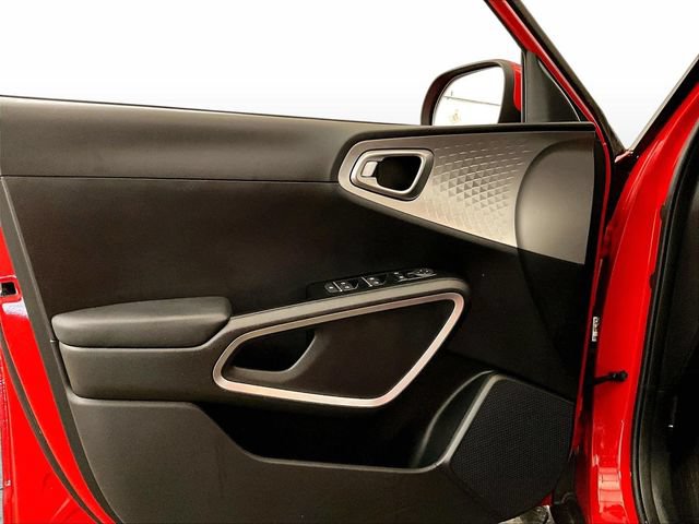 Used 2023 Kia Soul LX w/ LX Technology Package FWD image 22