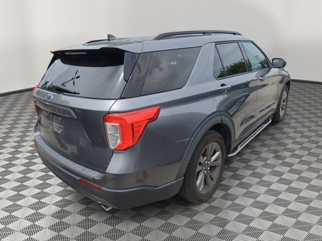 Certified 2021 Ford Explorer XLT w/ Equipment Group 202A RWD image 3