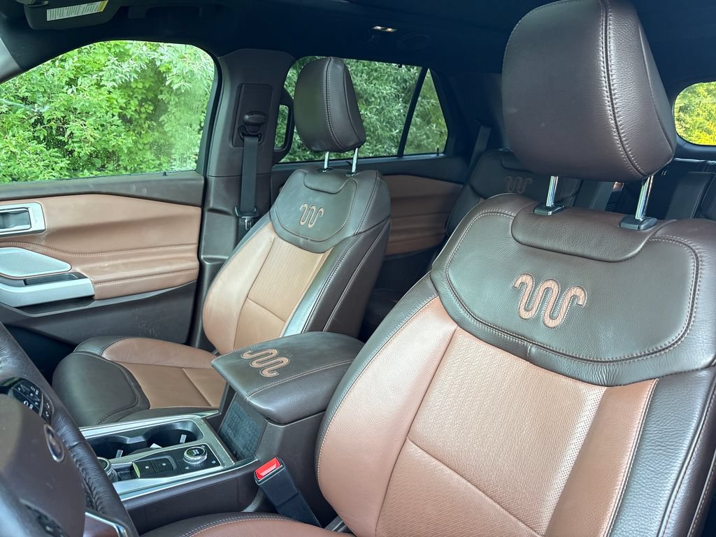 Certified 2024 Ford Explorer King Ranch w/ Technology Package AWD/4WD image 10