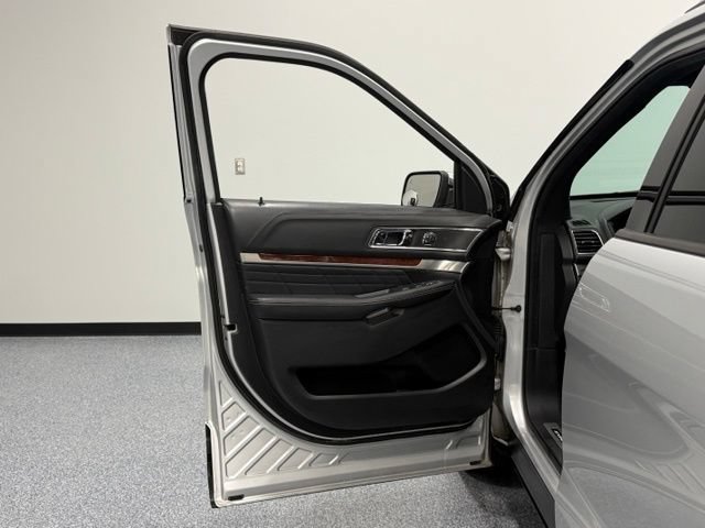 Certified 2018 Ford Explorer Platinum AWD/4WD image 13