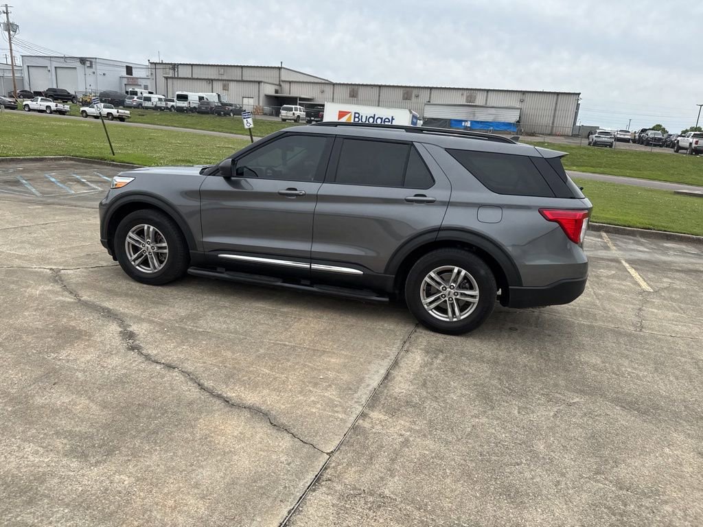 Certified 2022 Ford Explorer XLT image 5