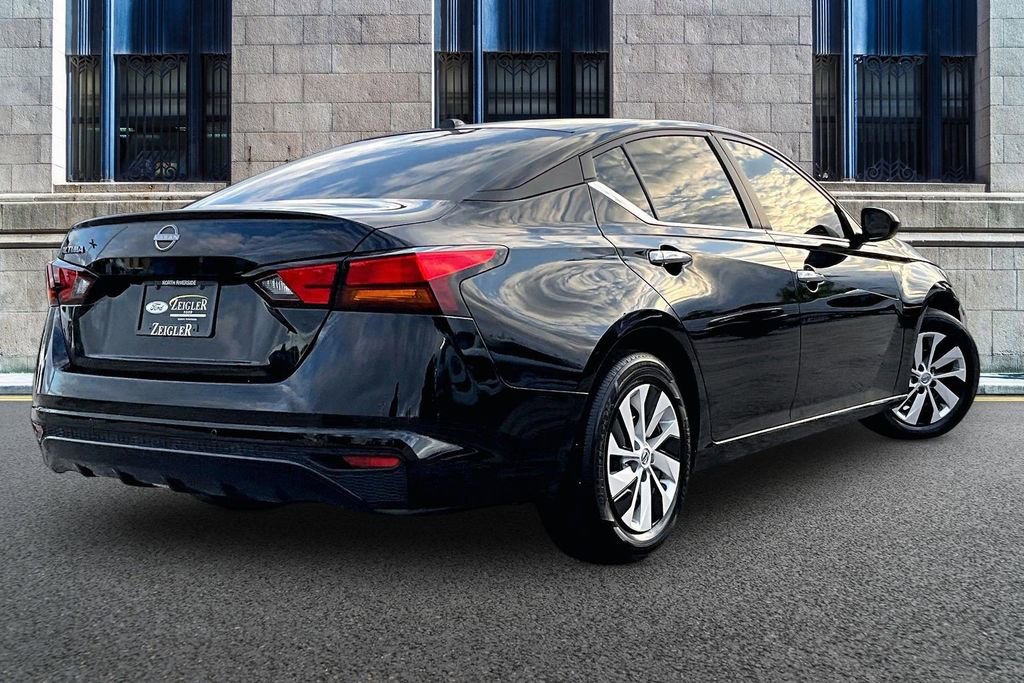 Used 2025 Nissan Altima 2.5 S FWD image 11