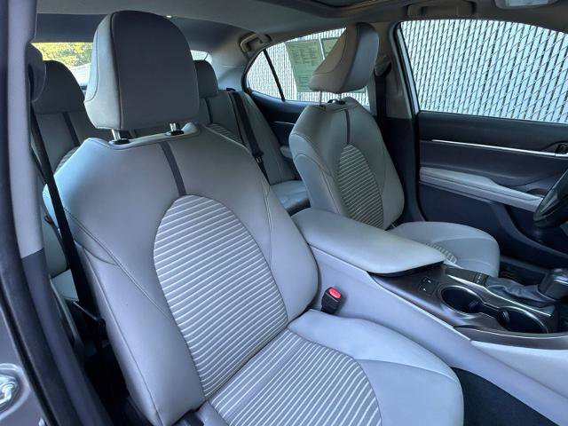 Used 2022 Toyota Camry SE w/ Cold Weather Package FWD image 34