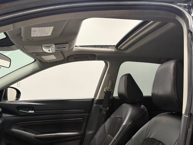 Used 2021 Nissan Altima 2.5 SR w/ SR Premium Package FWD image 32
