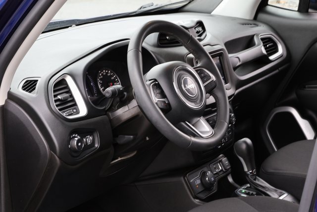 Used 2020 Jeep Renegade Latitude image 11