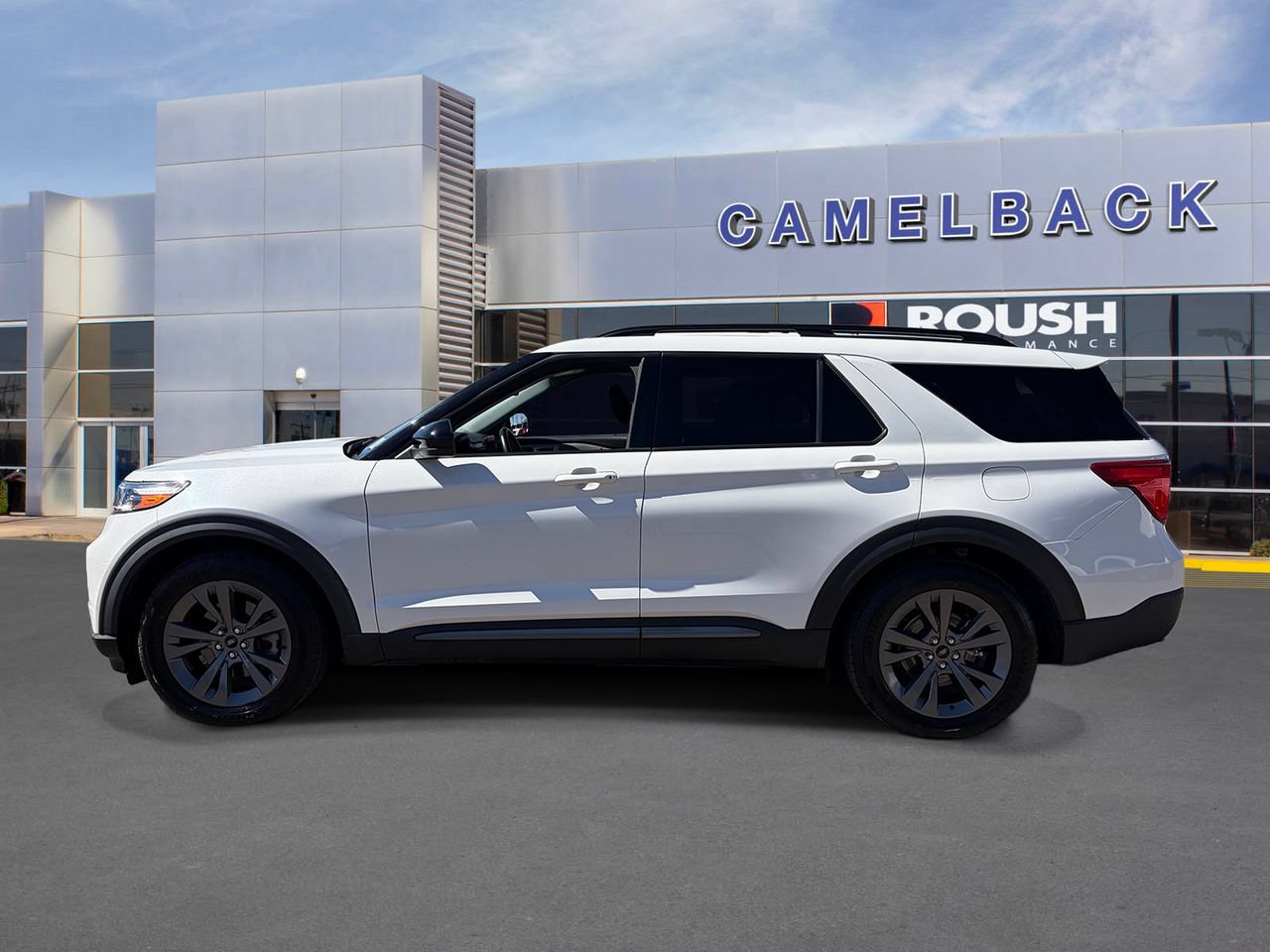 Certified 2022 Ford Explorer XLT w/ Equipment Group 202A RWD image 3