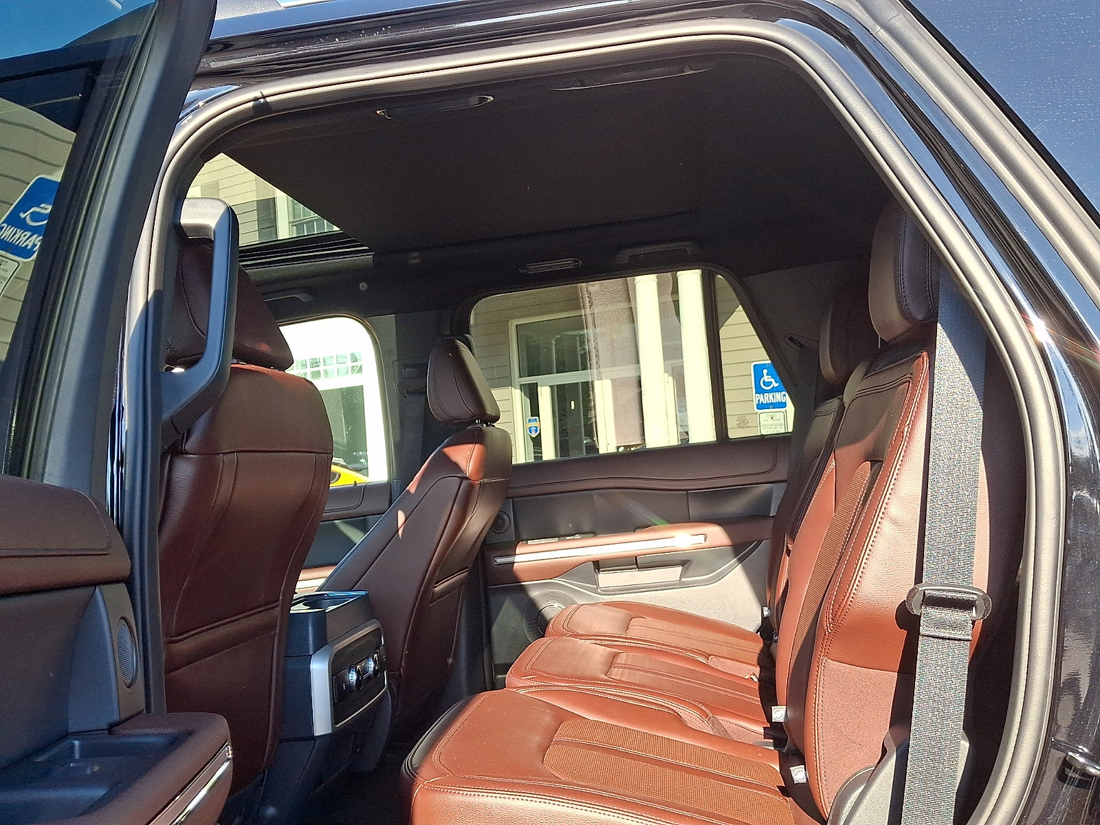 Certified 2024 Ford Expedition Limited AWD/4WD image 11
