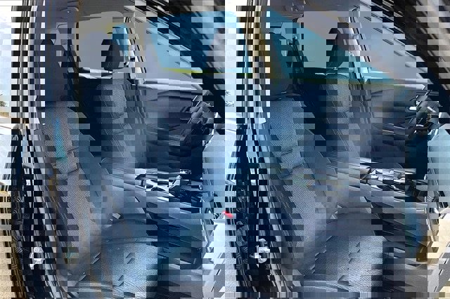 Used 2024 Nissan Rogue SV image 9