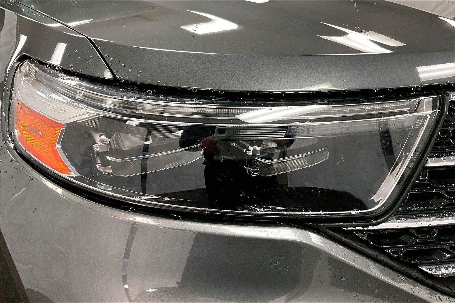 Certified 2022 Ford Explorer XLT w/ Equipment Group 202A image 28