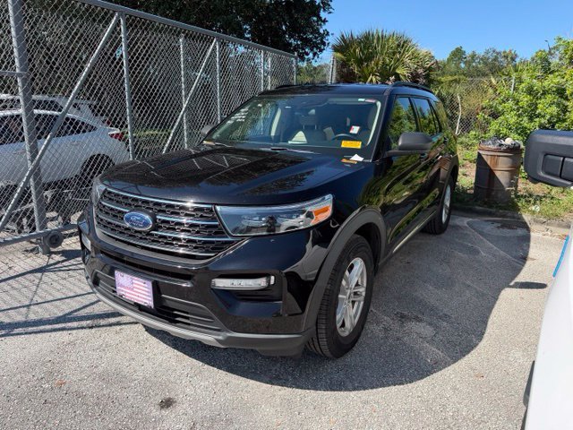 Certified 2022 Ford Explorer XLT w/ Equipment Group 202A AWD/4WD image 6