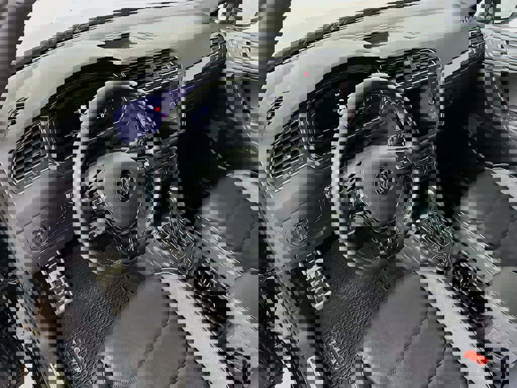 Used 2021 Volkswagen Tiguan SEL Premium R-Line w/ 3rd Row Seat Package image 9