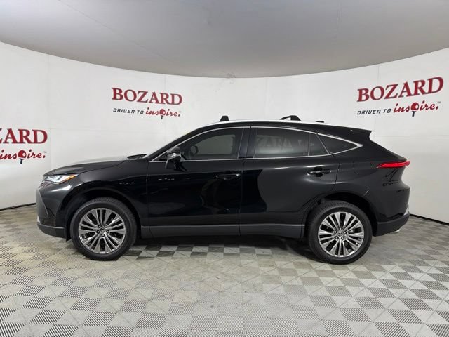Used 2024 Toyota Venza XLE AWD/4WD image 5