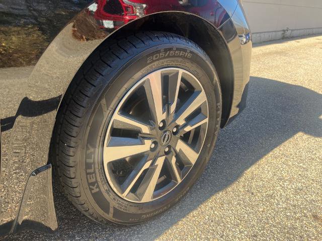 Used 2024 Nissan Versa SV w/ Trunk Package image 9