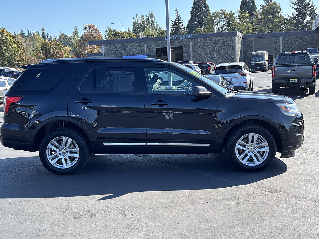Certified 2019 Ford Explorer XLT w/ Class III Trailer Tow Package AWD/4WD image 4