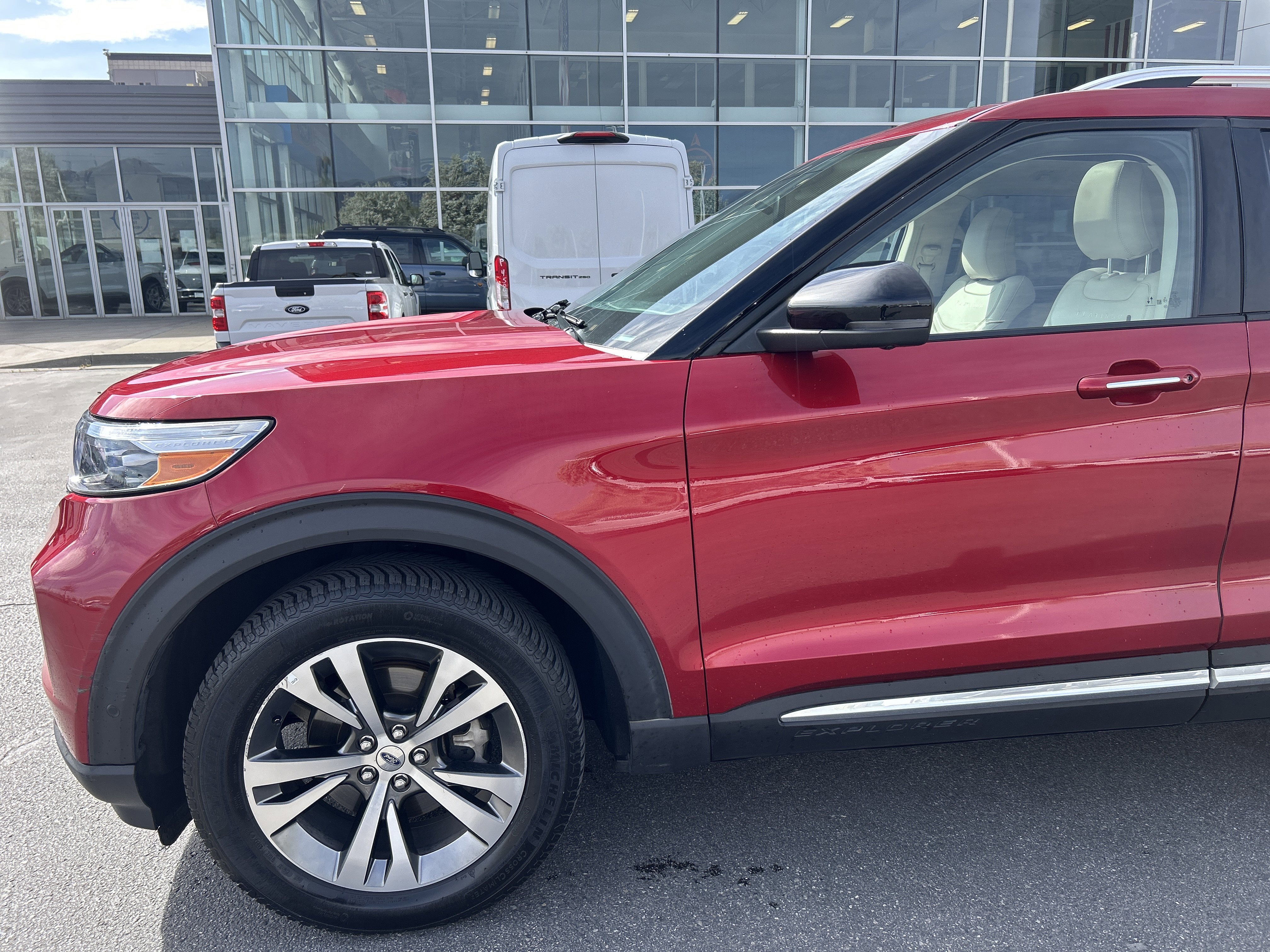 Certified 2020 Ford Explorer Platinum w/ Premium Technology Package image 9