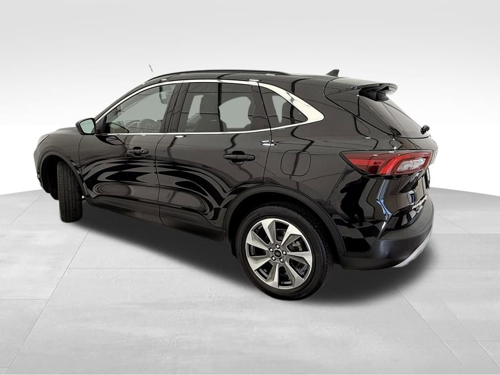 Certified 2024 Ford Escape Platinum image 2