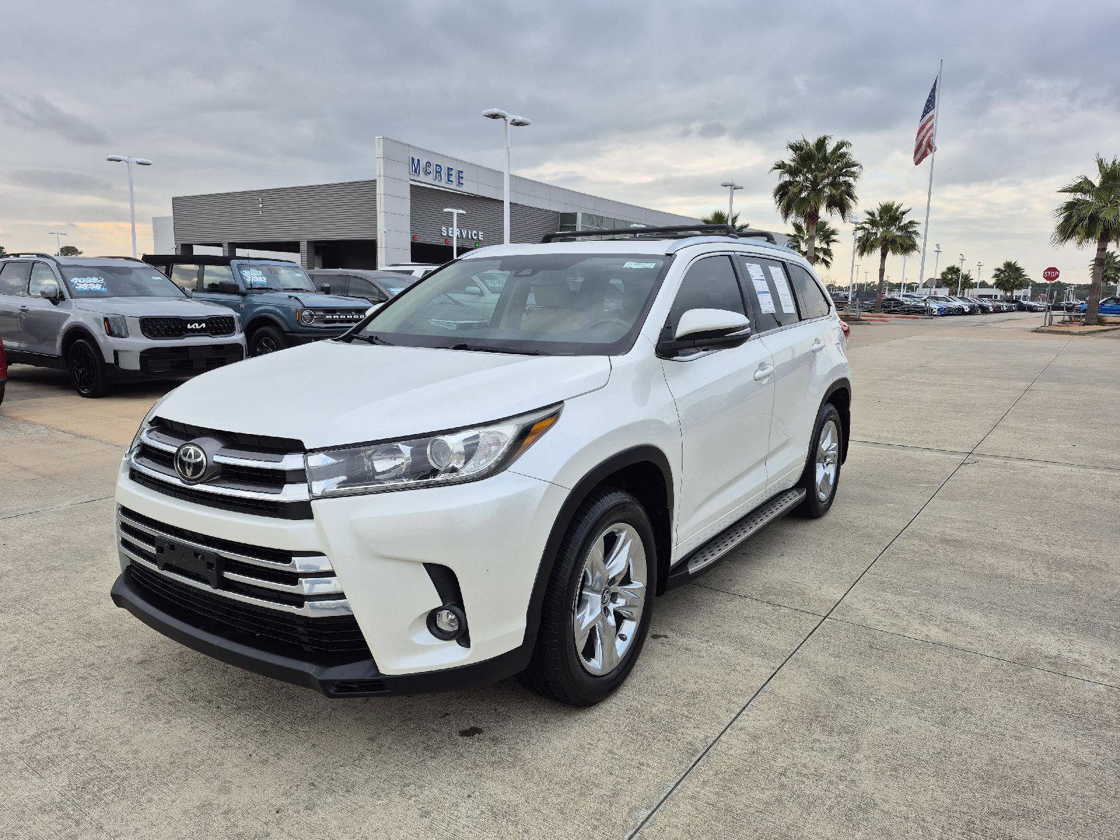 Used 2019 Toyota Highlander Limited image 1