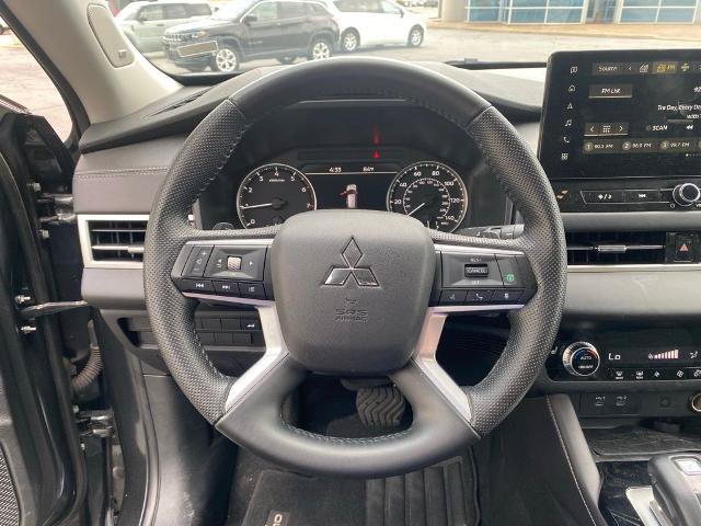 Used 2025 Mitsubishi Outlander SE AWD/4WD image 18