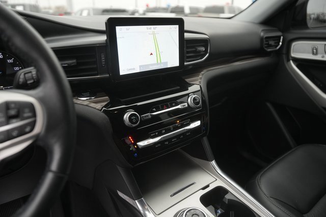 Certified 2022 Ford Explorer Limited w/ Equipment Group 301A image 25