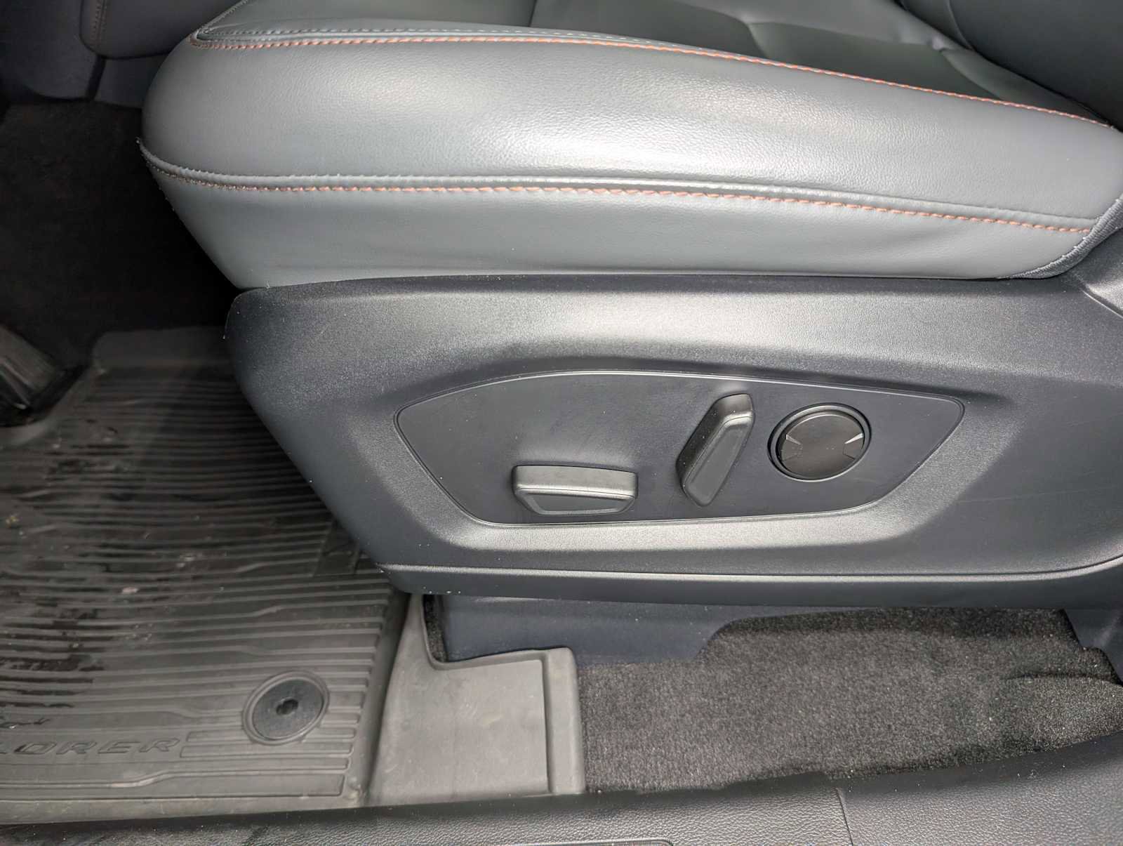 Certified 2025 Ford Explorer Active w/ Active Comfort Package image 39