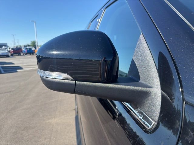 Certified 2025 Ford Expedition Active AWD/4WD image 5