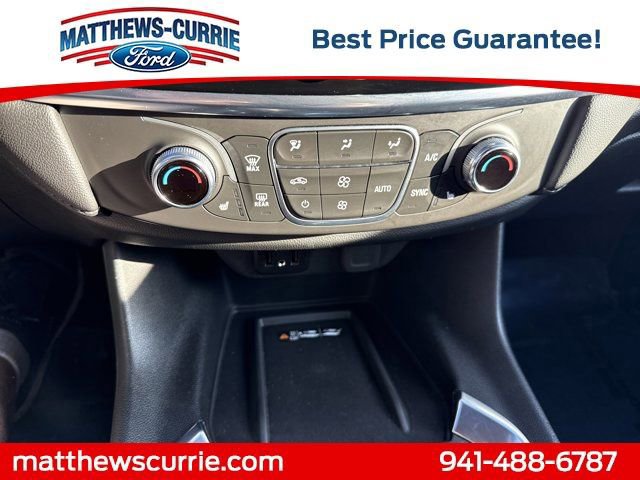 Used 2022 Chevrolet Traverse LT image 20