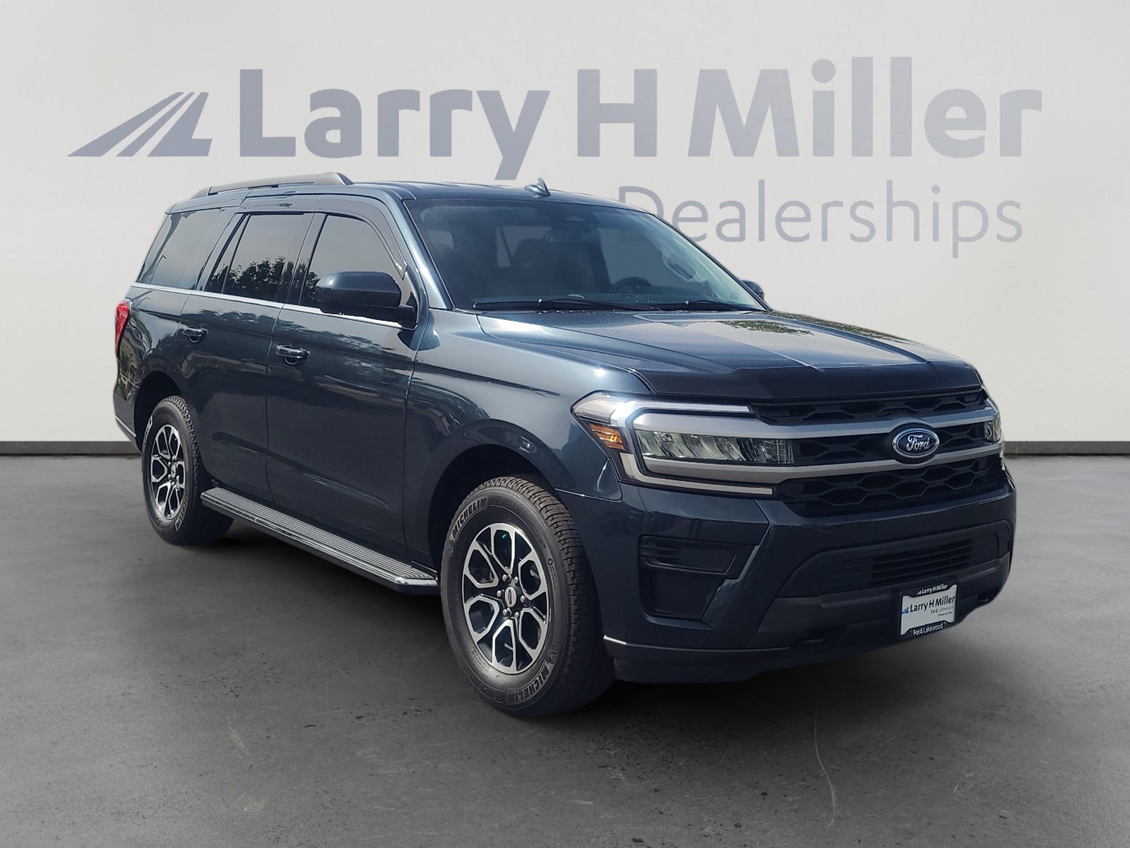 Certified 2022 Ford Expedition XLT w/ Equipment Group 202A AWD/4WD image 7