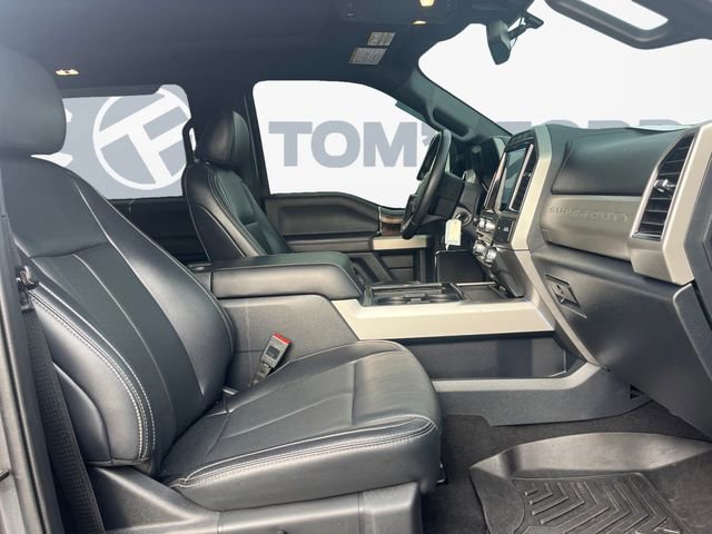 Certified 2022 Ford F350 Lariat w/ Black Appearance Package image 16