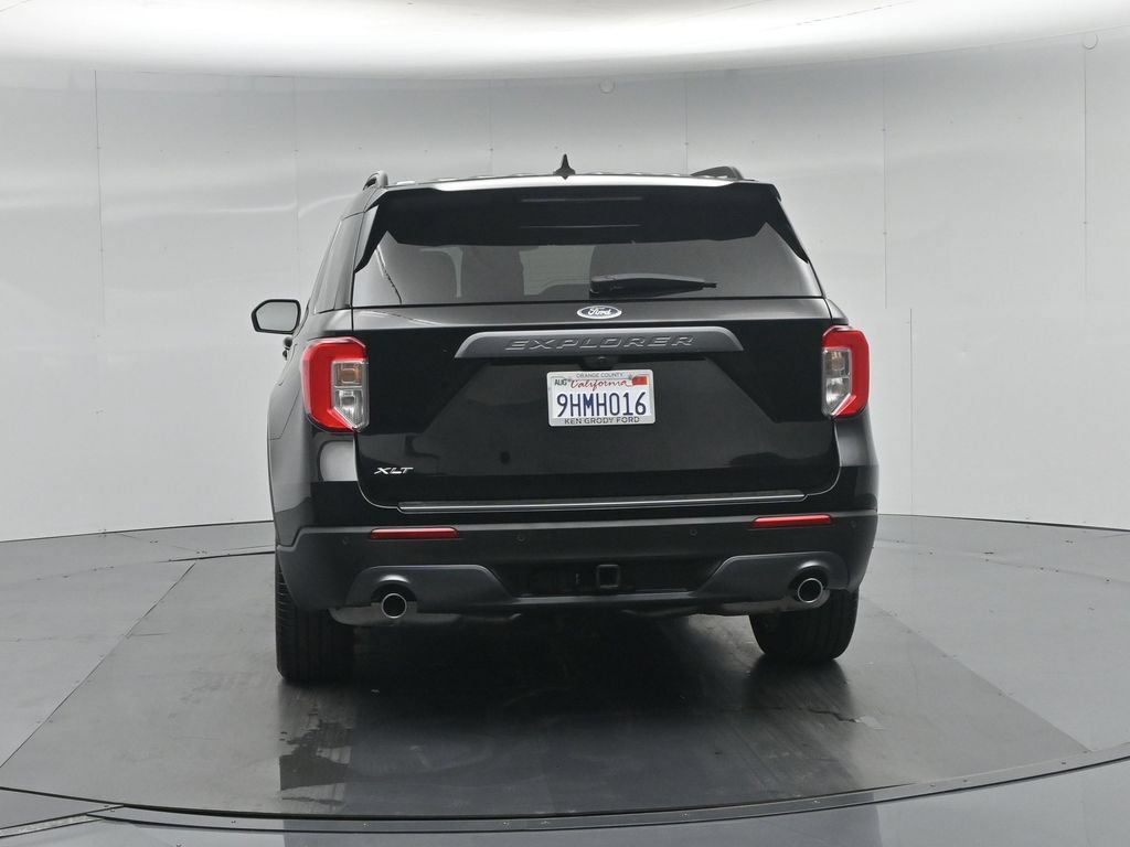 Certified 2023 Ford Explorer XLT w/ Equipment Group 202A RWD image 27