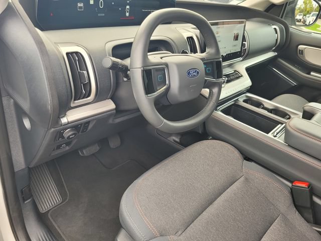 Certified 2025 Ford Expedition Max Active AWD/4WD image 9