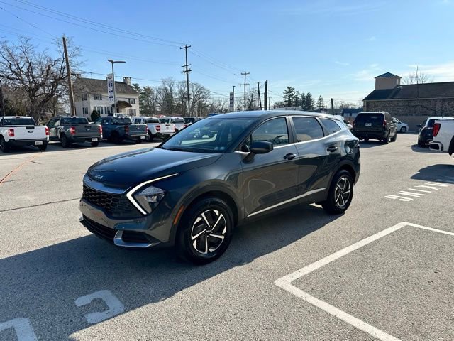 Used 2023 Kia Sportage LX image 3