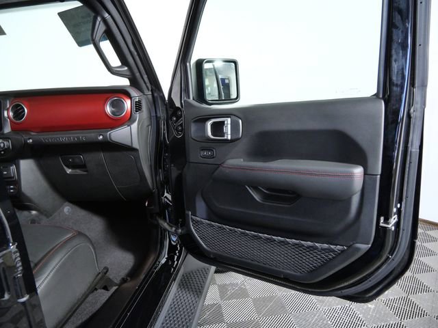 Used 2023 Jeep Wrangler Unlimited Rubicon w/ Cold Weather Group AWD/4WD image 13