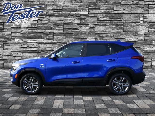 Used 2023 Kia Seltos LX image 2