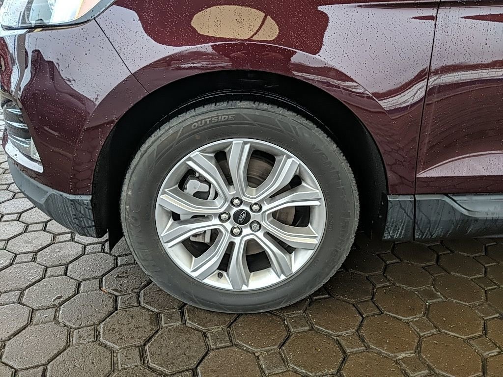 Certified 2024 Ford Edge Titanium w/ Class II Trailer Tow Package image 11