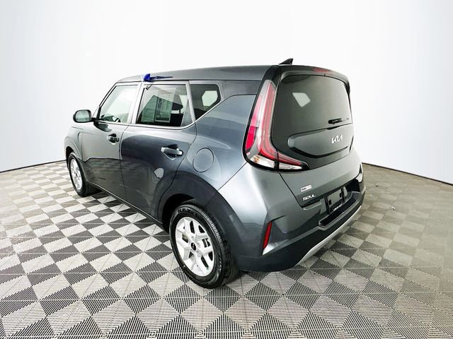 Used 2025 Kia Soul LX w/ LX Technology Package FWD image 9