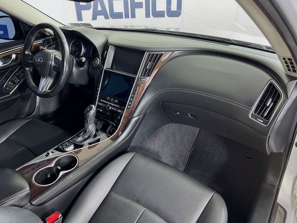 Used 2019 INFINITI Q50 Luxe w/ Essential Package (3.0T Luxe) AWD/4WD image 33