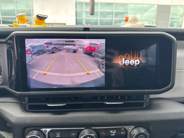 Used 2025 Jeep Wrangler Sport AWD/4WD image 6