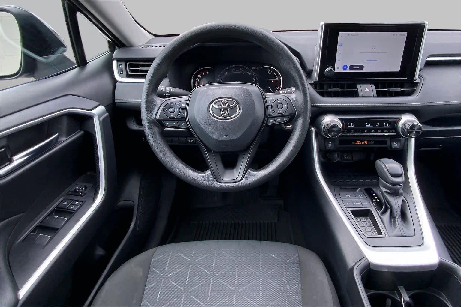Used 2025 Toyota RAV4 XLE w/ Convenience Package FWD image 6