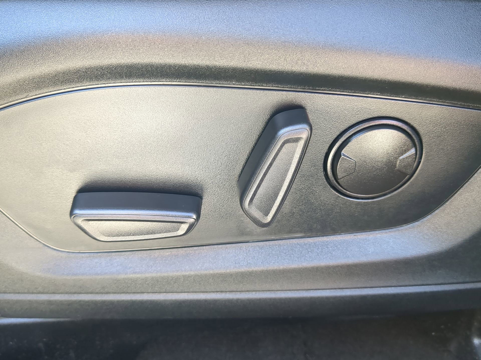 Certified 2022 Ford Explorer XLT w/ Equipment Group 202A image 50