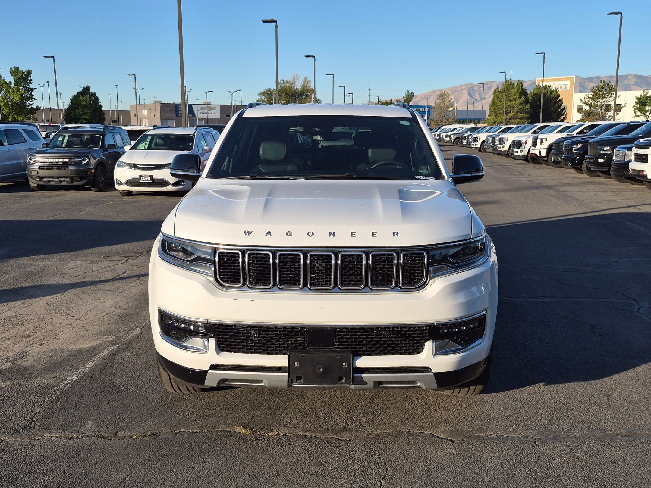 Used 2025 Jeep Wagoneer L Series II AWD/4WD image 12